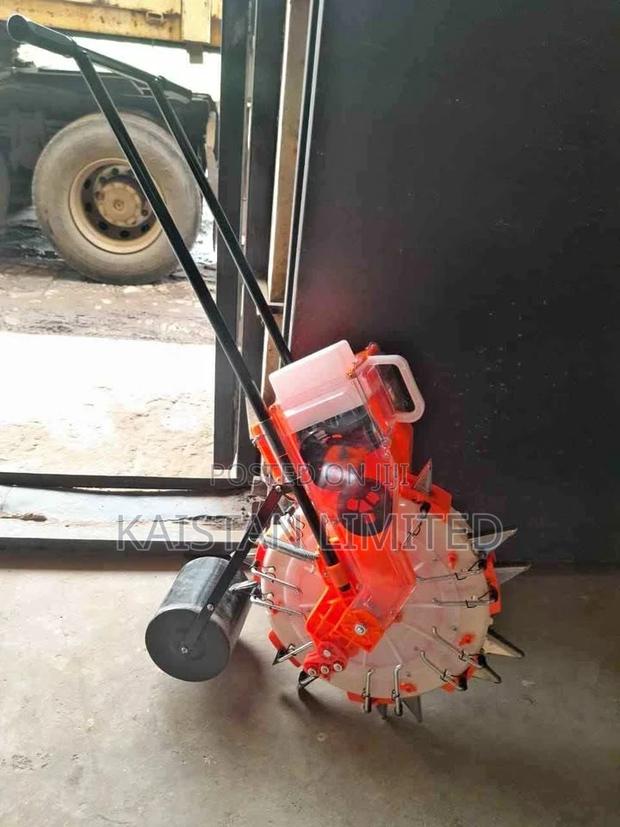 Brand New Seed Planter With Fertilser Available