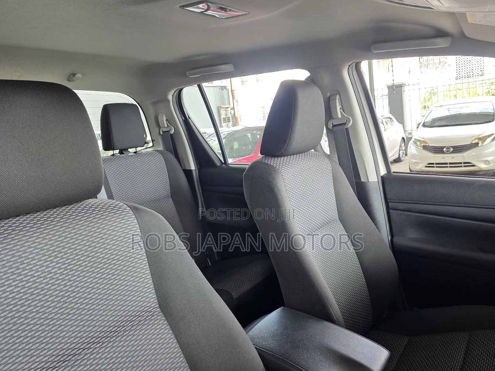 Toyota Hilux 2018 White