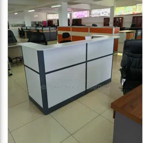 2.0m Black and White Checkered Reception Desk
