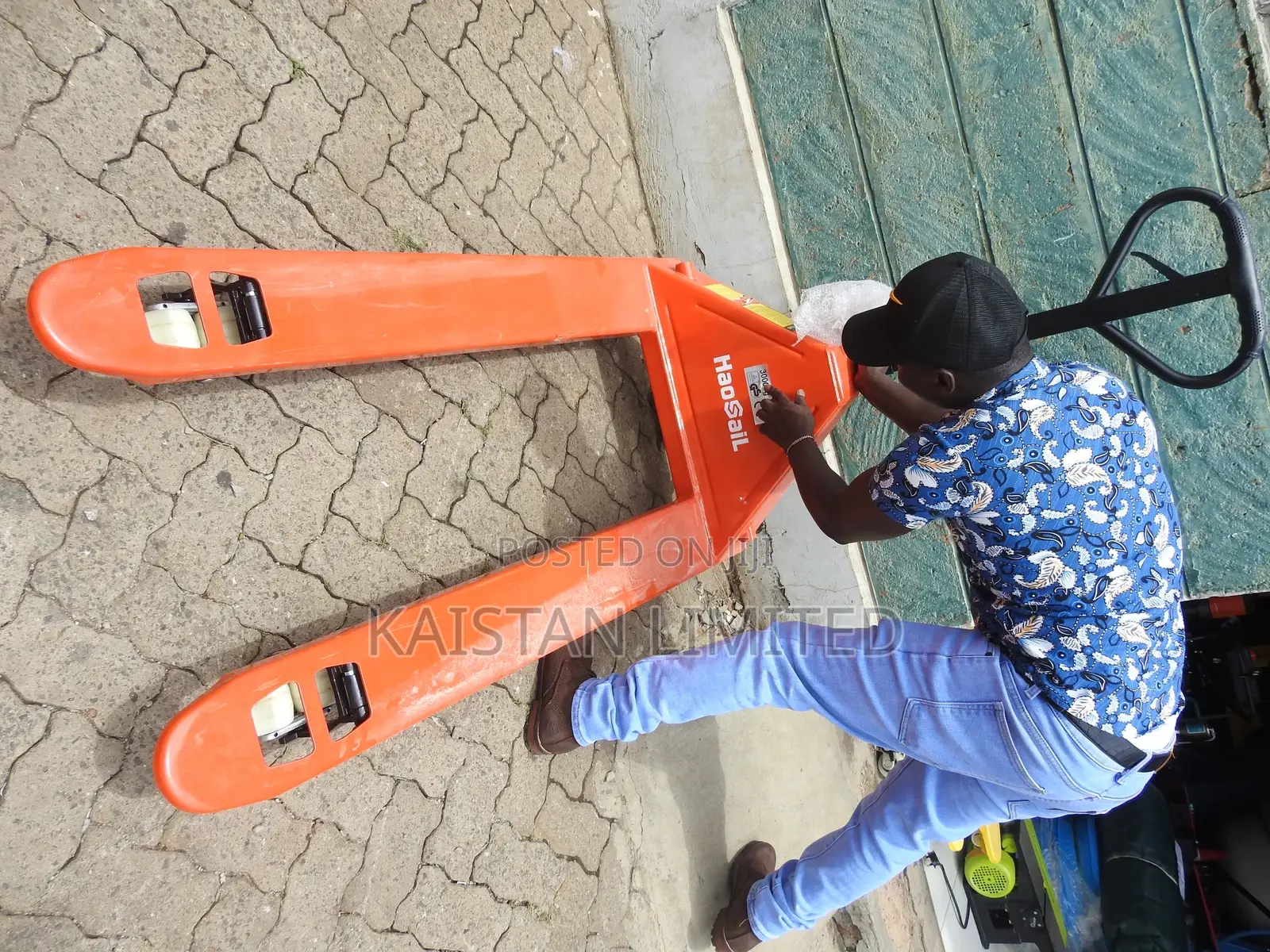Pallet Trucks (Flash Sale) Available
