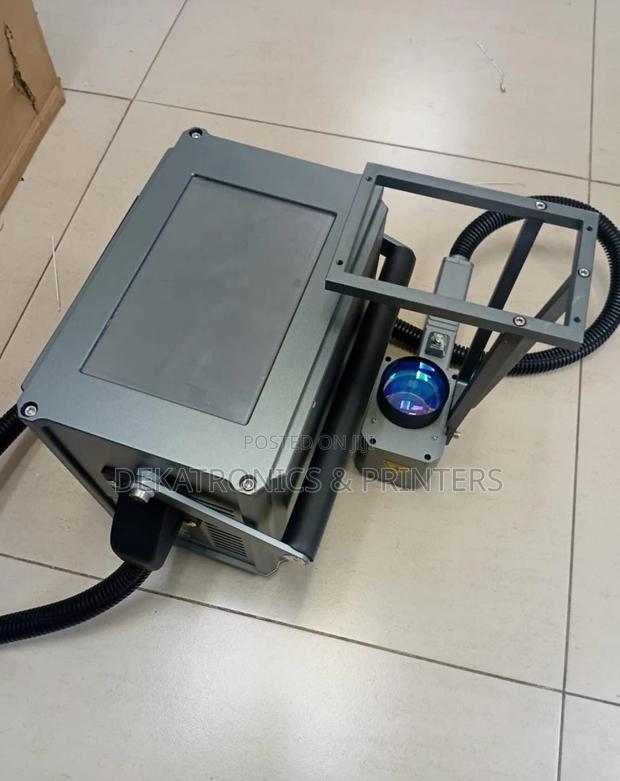 30w Handled Fiber Laser Marking Machine With Inbuilt Battery