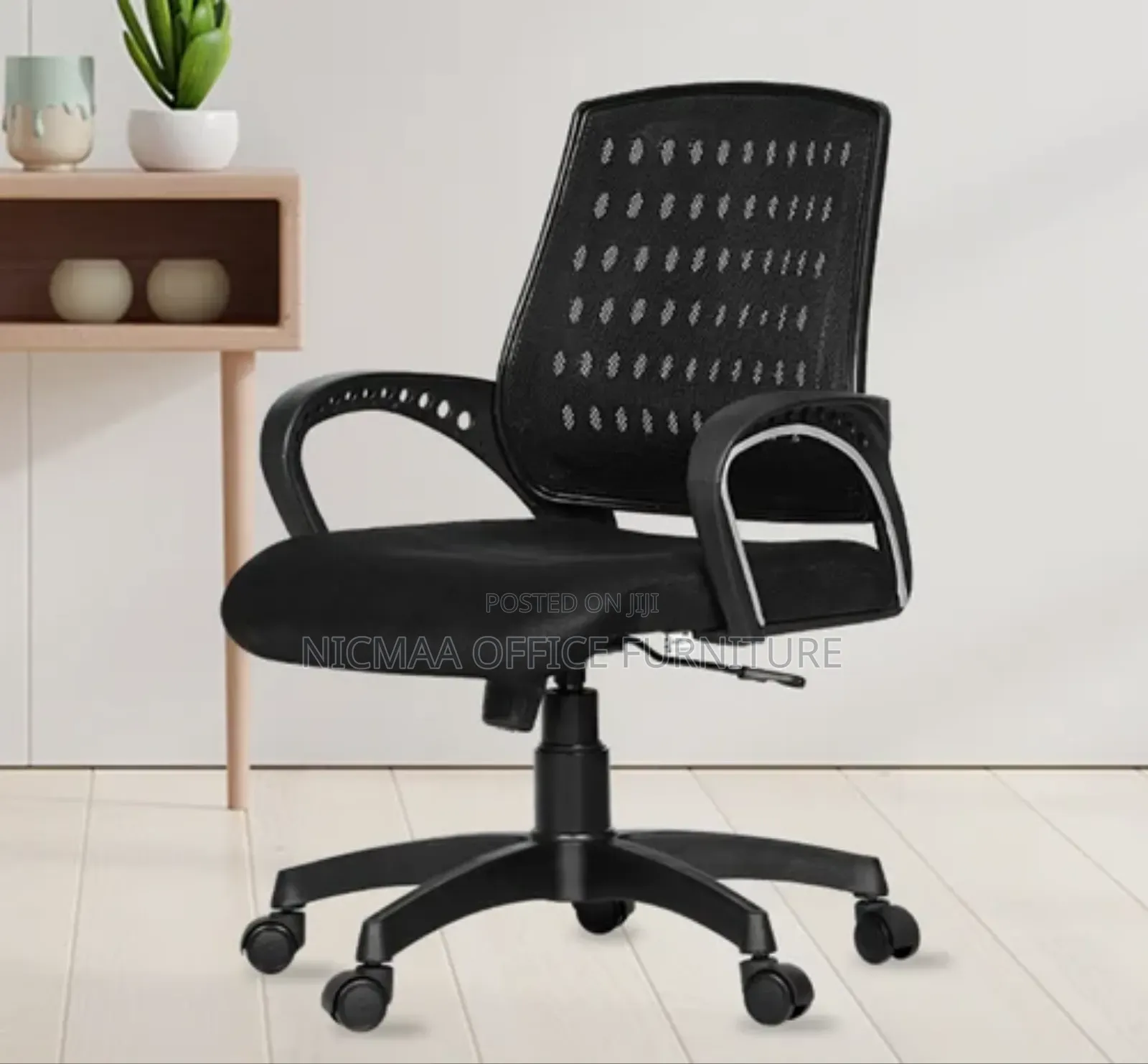 Medium Back Strong Mesh Office Seat