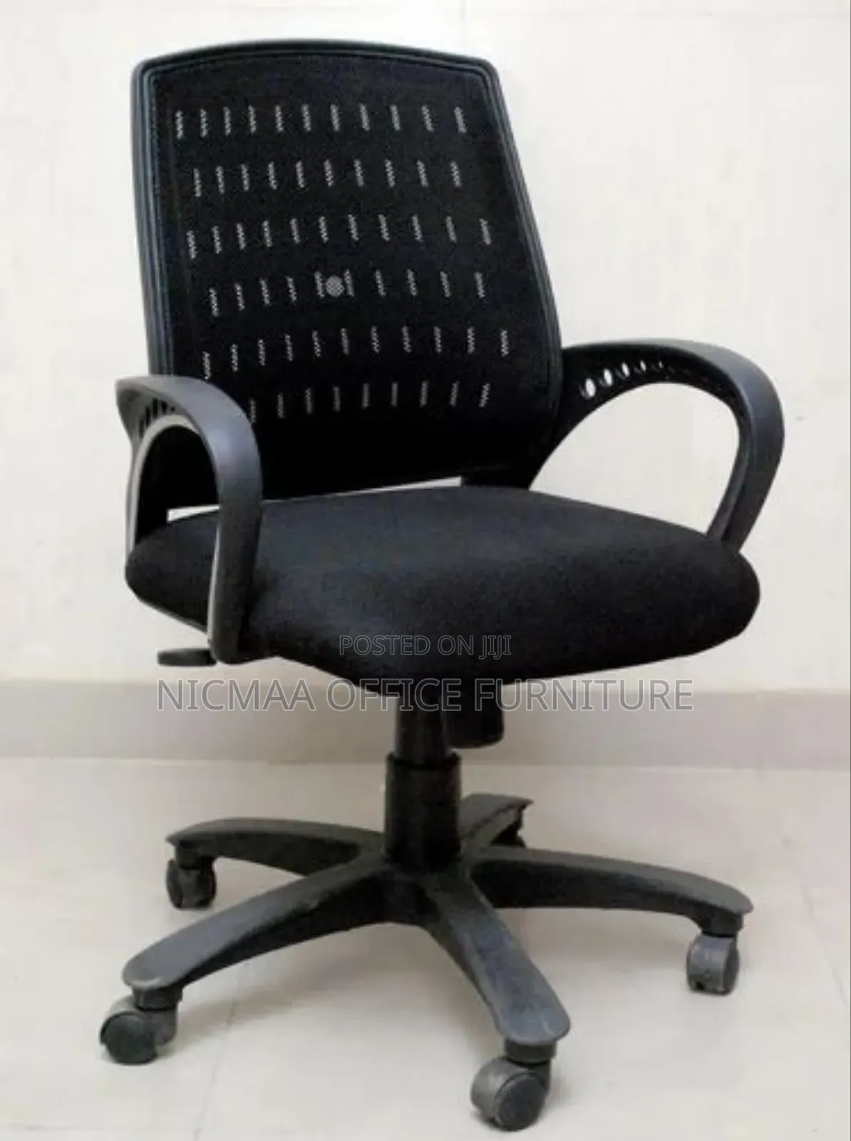 Medium Back Strong Mesh Office Seat