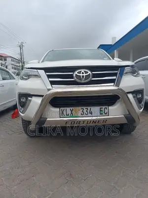 Toyota Fortuner 2018 Silver
