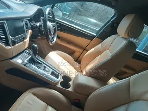 Porsche Macan 2018 Blue