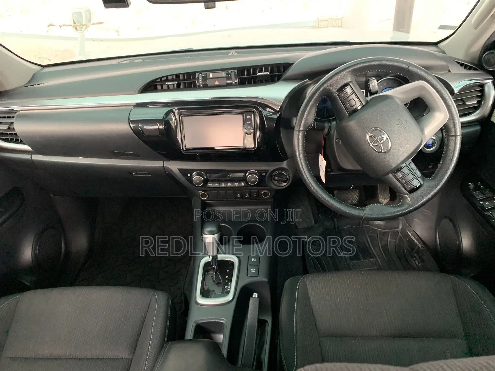 Toyota Hilux Revo Smart Cab Deisel 2.4 AWD 2018 Off white