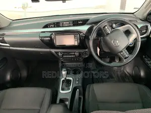 Toyota Hilux Revo Smart Cab Deisel 2.4 AWD 2018 Off white