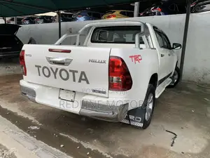 Toyota Hilux Revo Smart Cab Deisel 2.4 AWD 2018 Off white