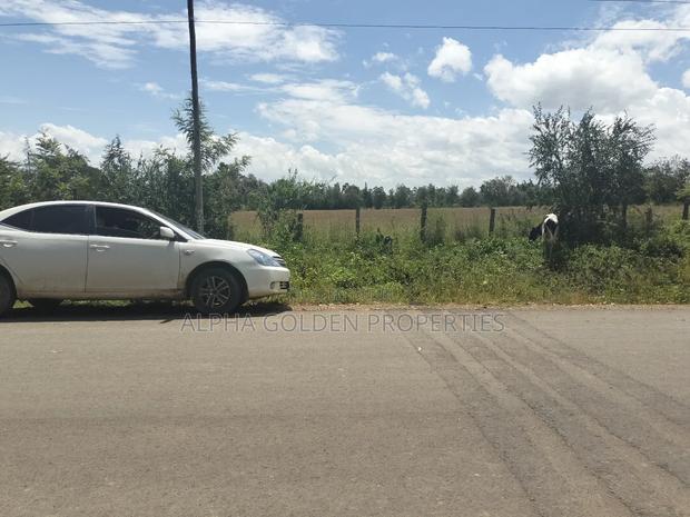 Nanyuki Airstrip, 4 Acres on Tarmac