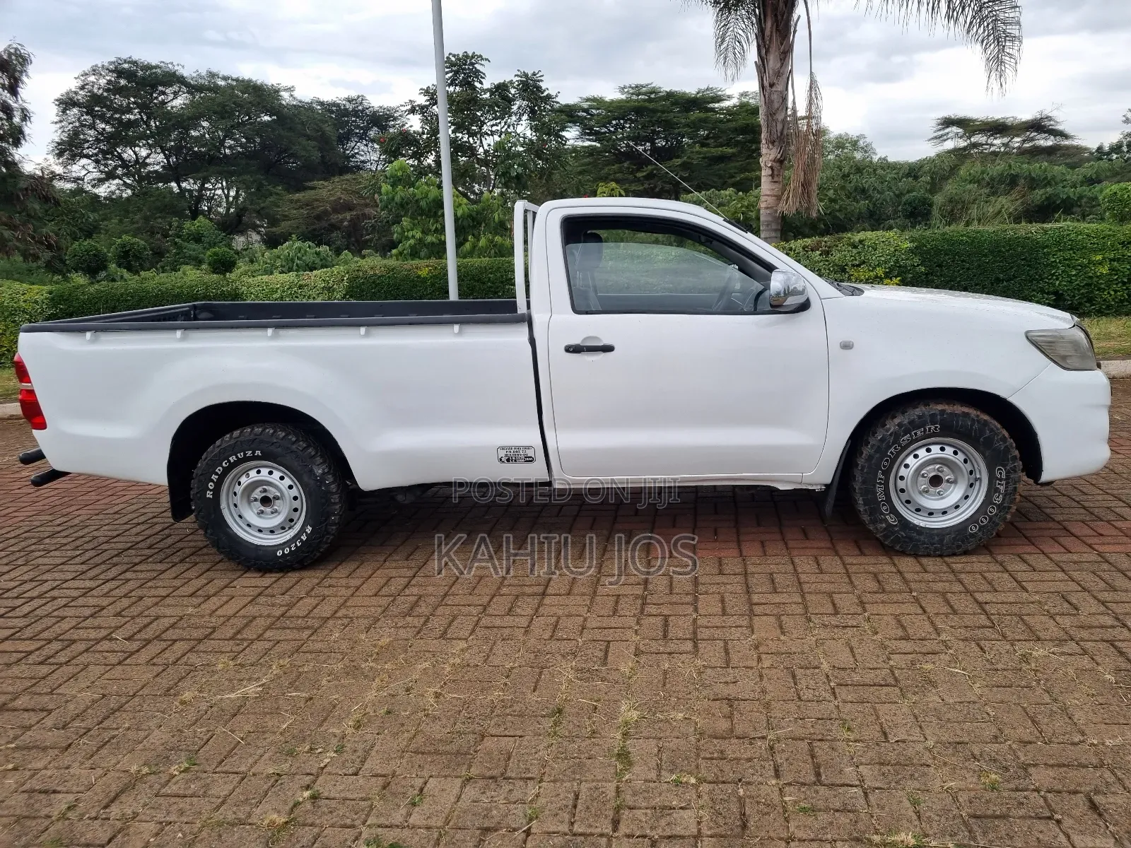 Toyota Hilux 2011 White