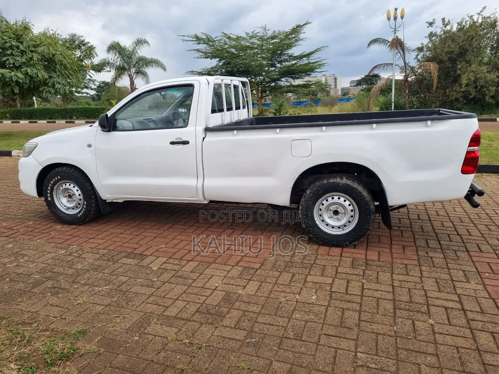 Toyota Hilux 2011 White