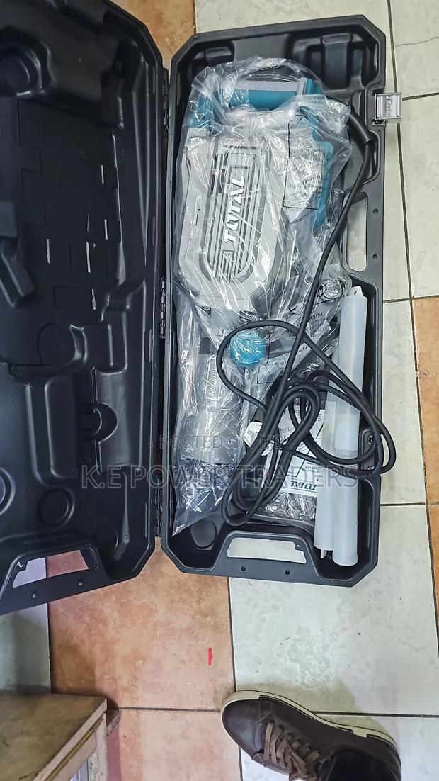 1700w Total Demolition Breaker - main view