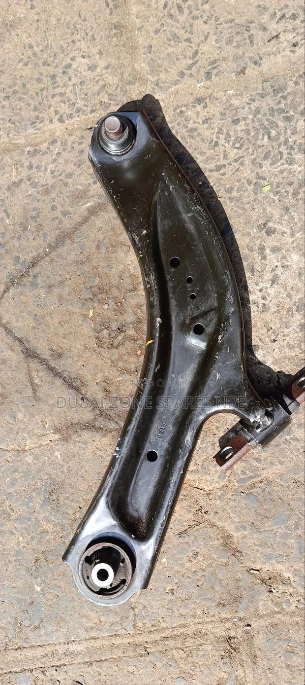 Nissan X-Trail Nt32 Front Control Arms. - thumbnail 3
