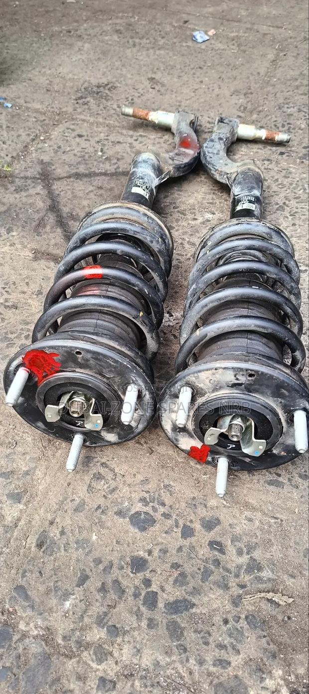 Crown 4wd Front Shocks Complete (Switch Type) - main view