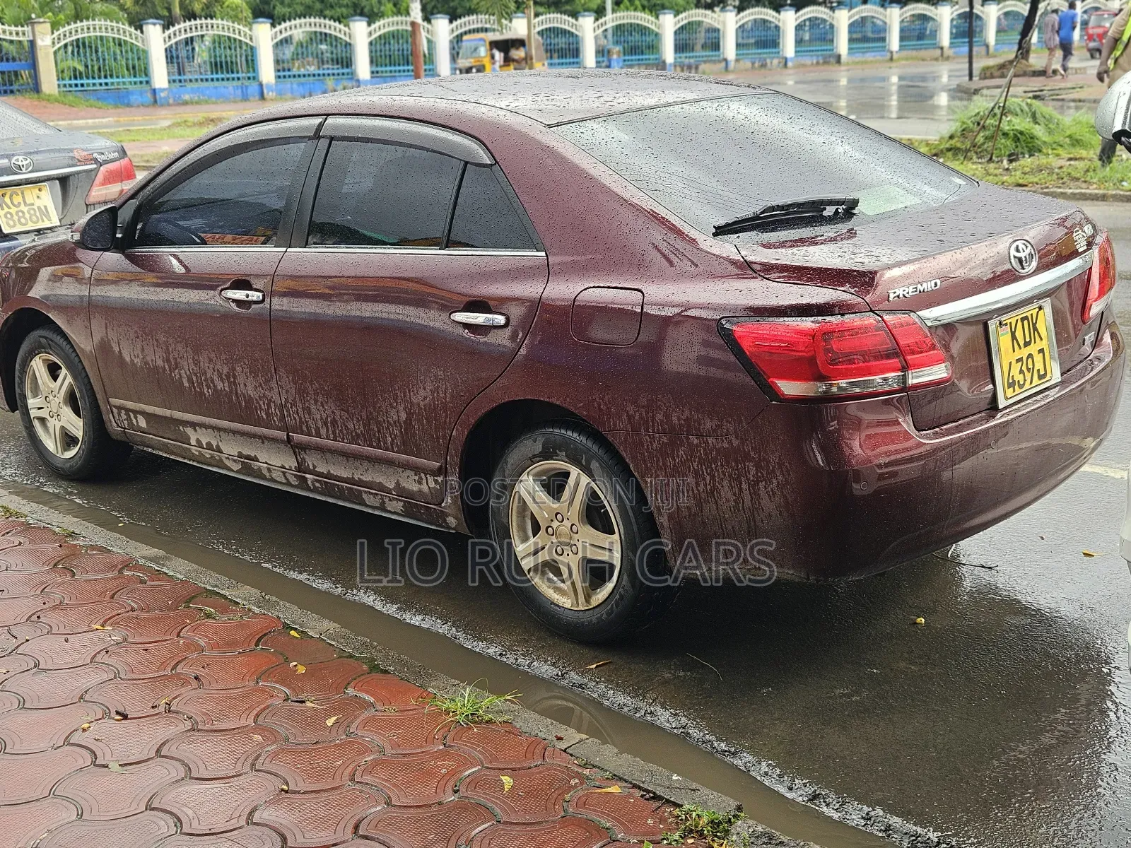 Toyota Premio 2016 Red