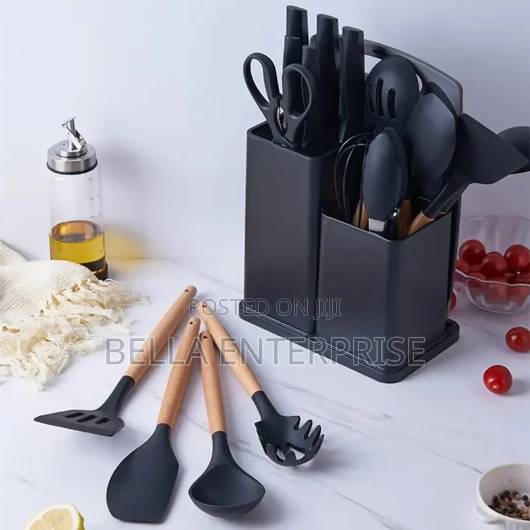 19pcs Cutlery Set With Silicon Spoon Set and Chopping Board