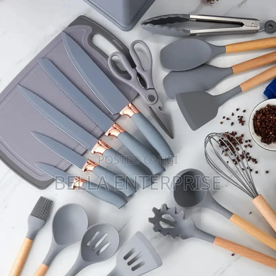 19pcs Cutlery Set With Silicon Spoon Set and Chopping Board
