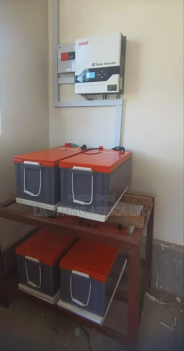 5.5kva Hybrid Inverter + (4) Gel Batteries + (8) 500w Solar