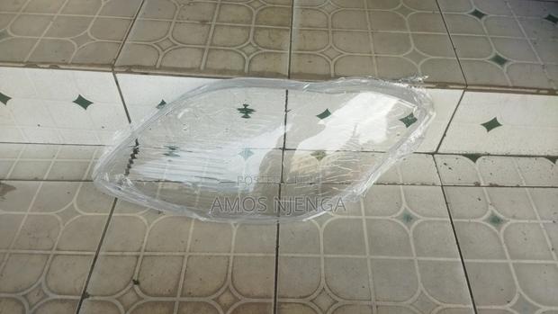 Vitz 2008 Headlight Lens - thumbnail 3