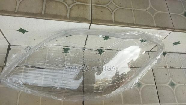 Vitz 2008 Headlight Lens - thumbnail 4