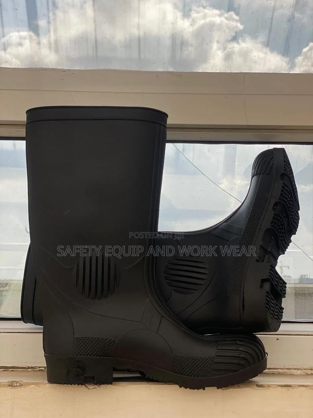 Heavy Duty Gumboots For Flooded Grounds