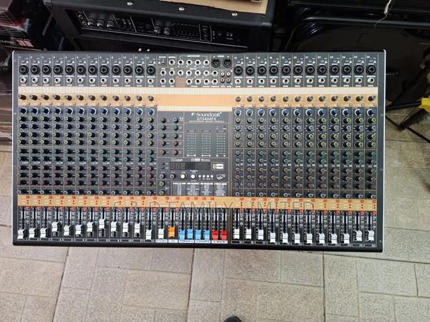 Soundcraft Gt24004fx Plain Mixer 24 Channels