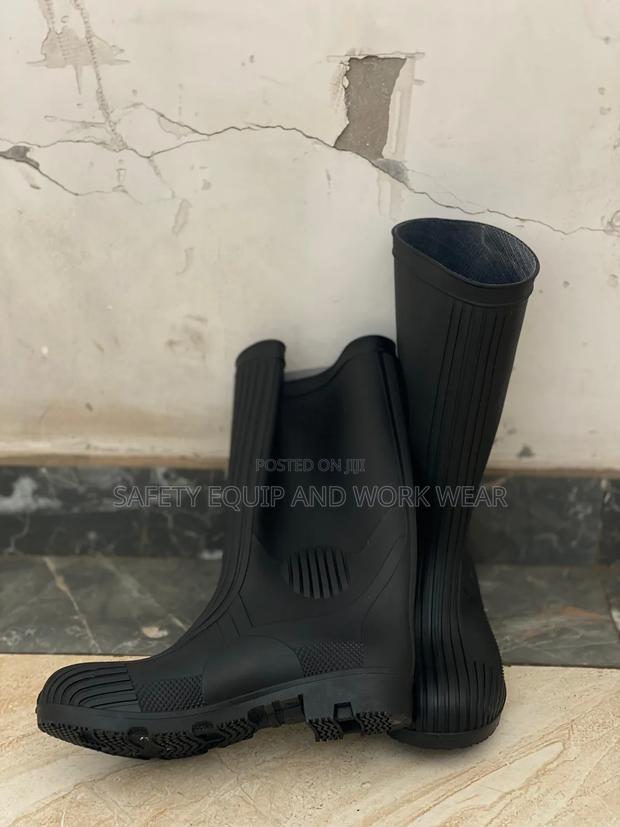 Heavy Duty Gumboots For Job Site Protection - main view