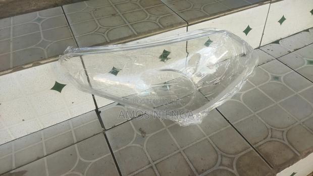 Toyota Ist Headlight Lens - thumbnail 2