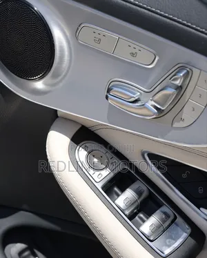 Mercedes-Benz C180 2018 Pearl