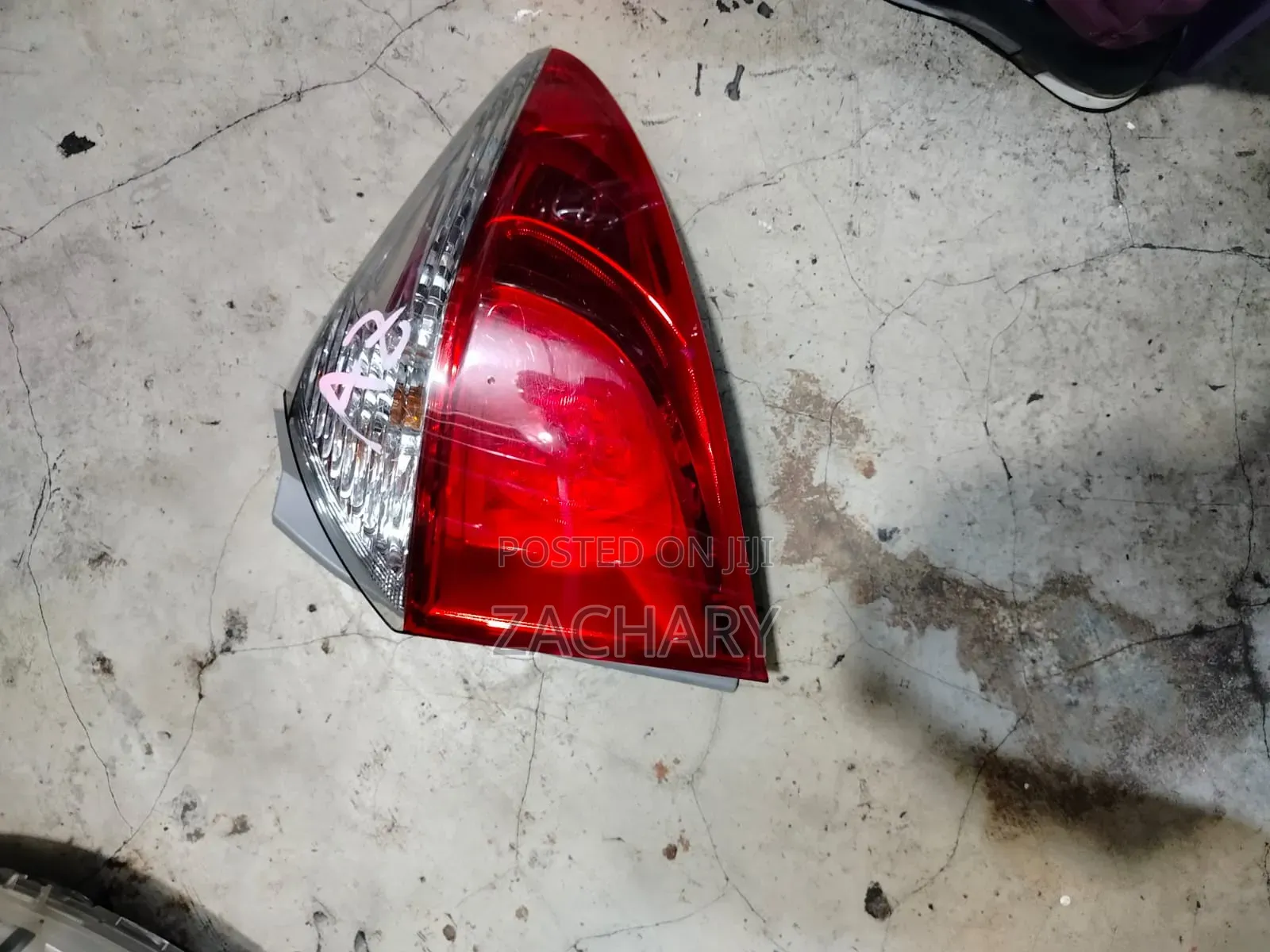 Ractis 2012 Headlight