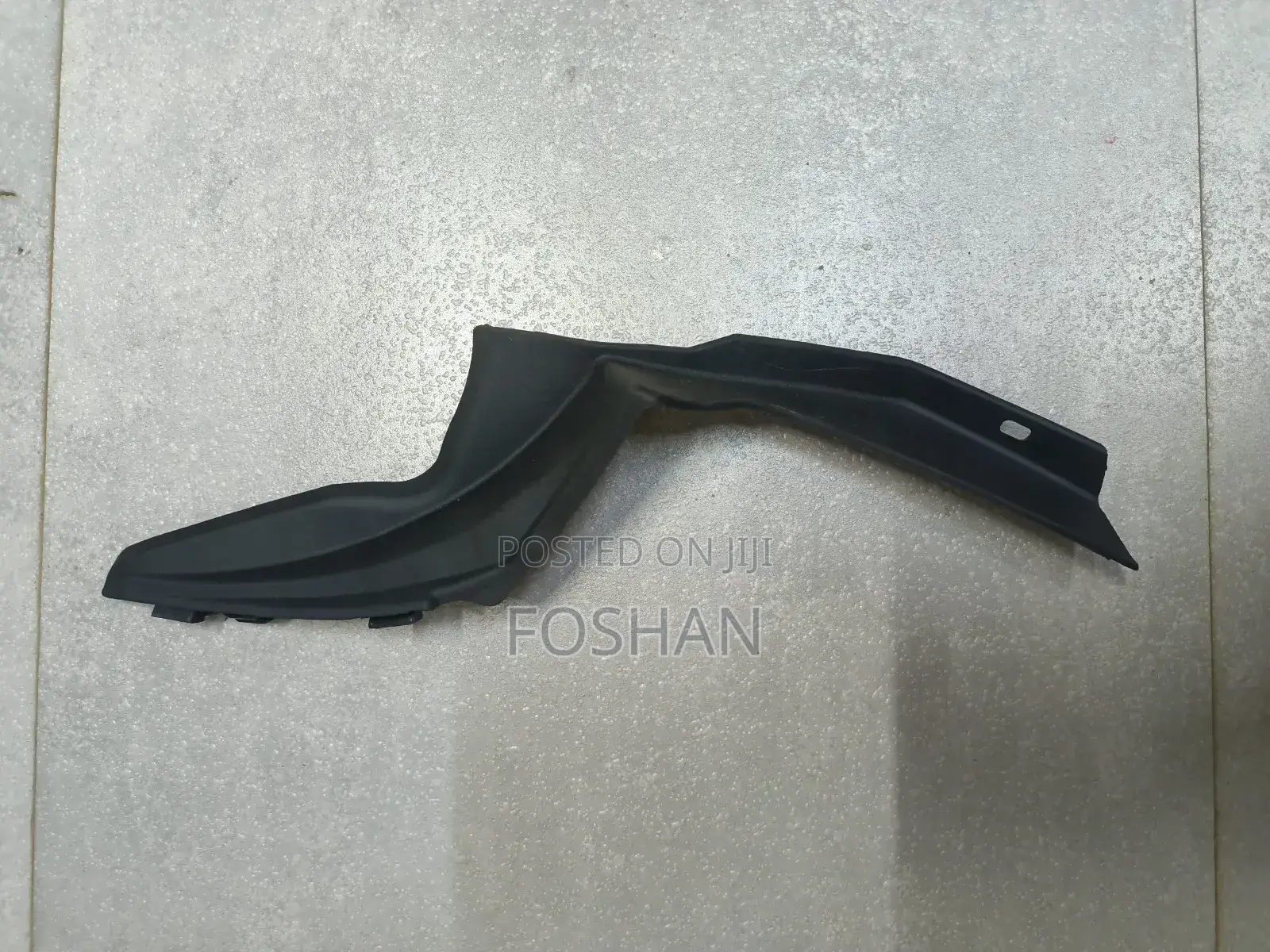 Hilux Revo Windscreen Finisher