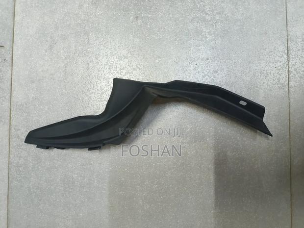 Hilux Revo Windscreen Finisher - main view