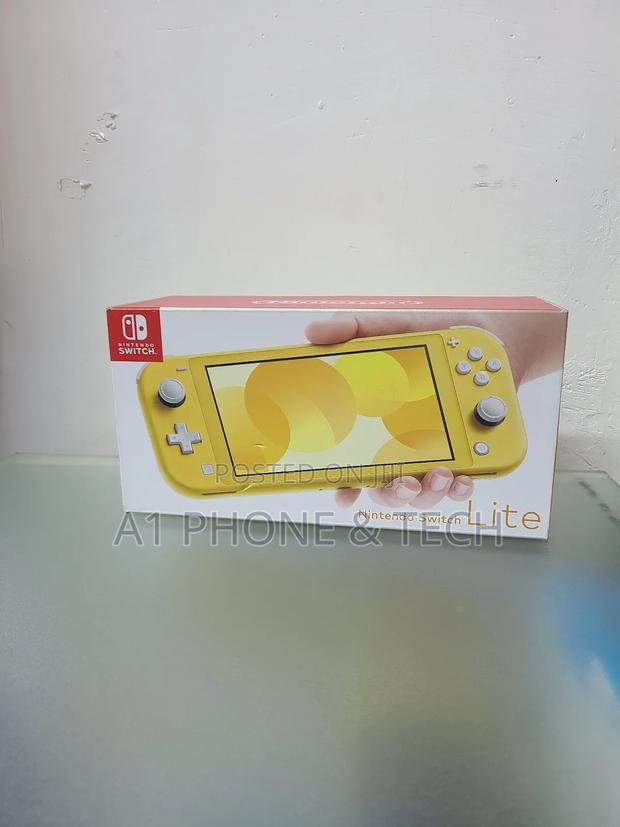 Nintendo Switch Lite - thumbnail 2