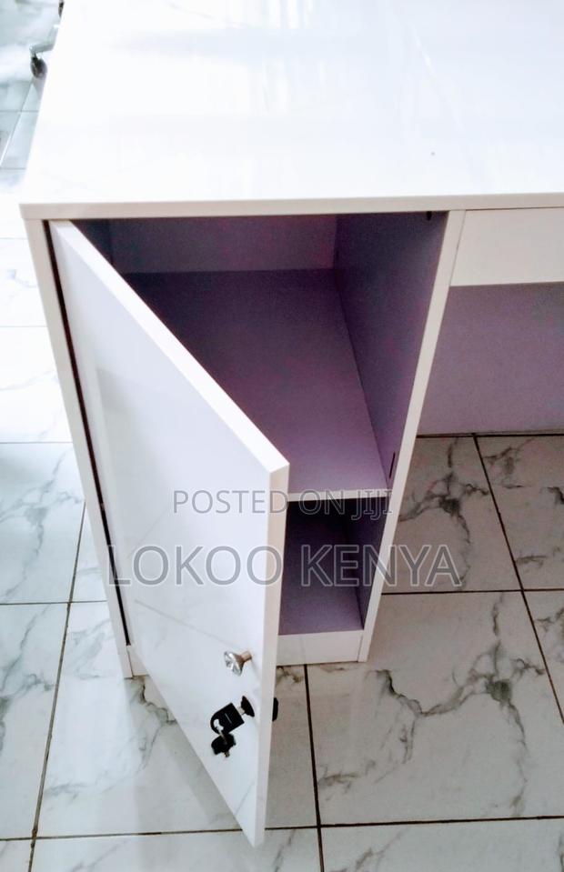 Office Desk: Standard Size Reception Office Desk - thumbnail 3