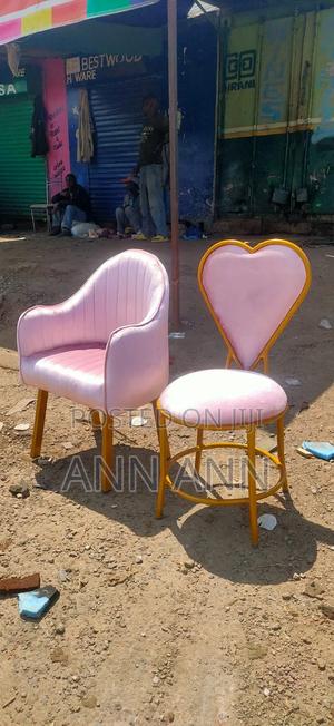 2 Love Seat and Styling Pink and Gold