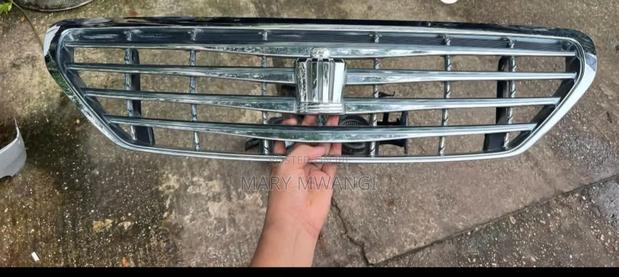 Ex Japan Toyota Crown Royal 2010 Grill