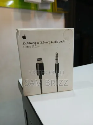 Apple Lightning to 3.5mm Audio Jack
