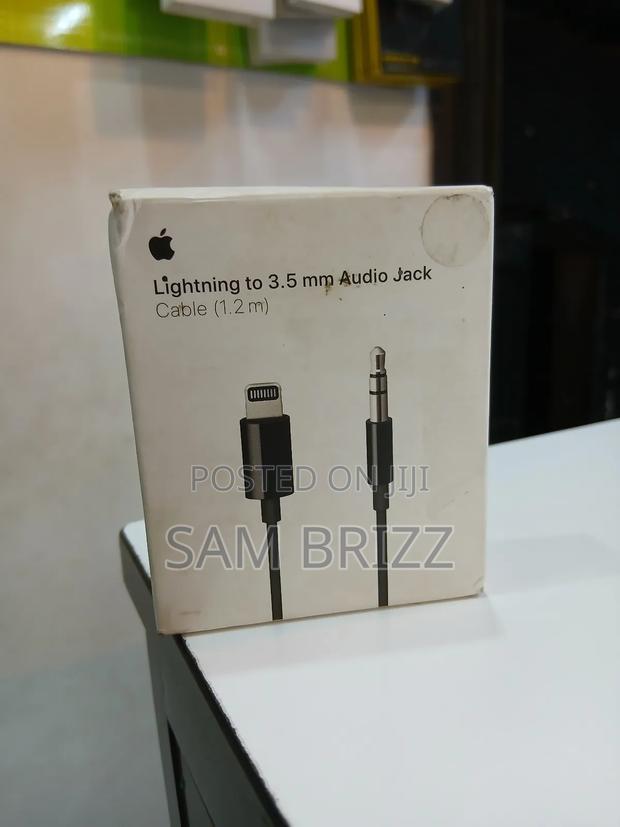 Apple Lightning to 3.5mm Audio Jack