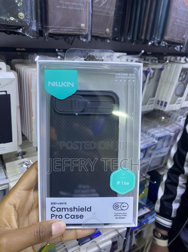 Puloka iPhone 16 E Nillkin Camshield Case Slim Shockproof - main view
