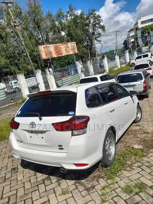 Toyota Corolla Fielder 2018 White