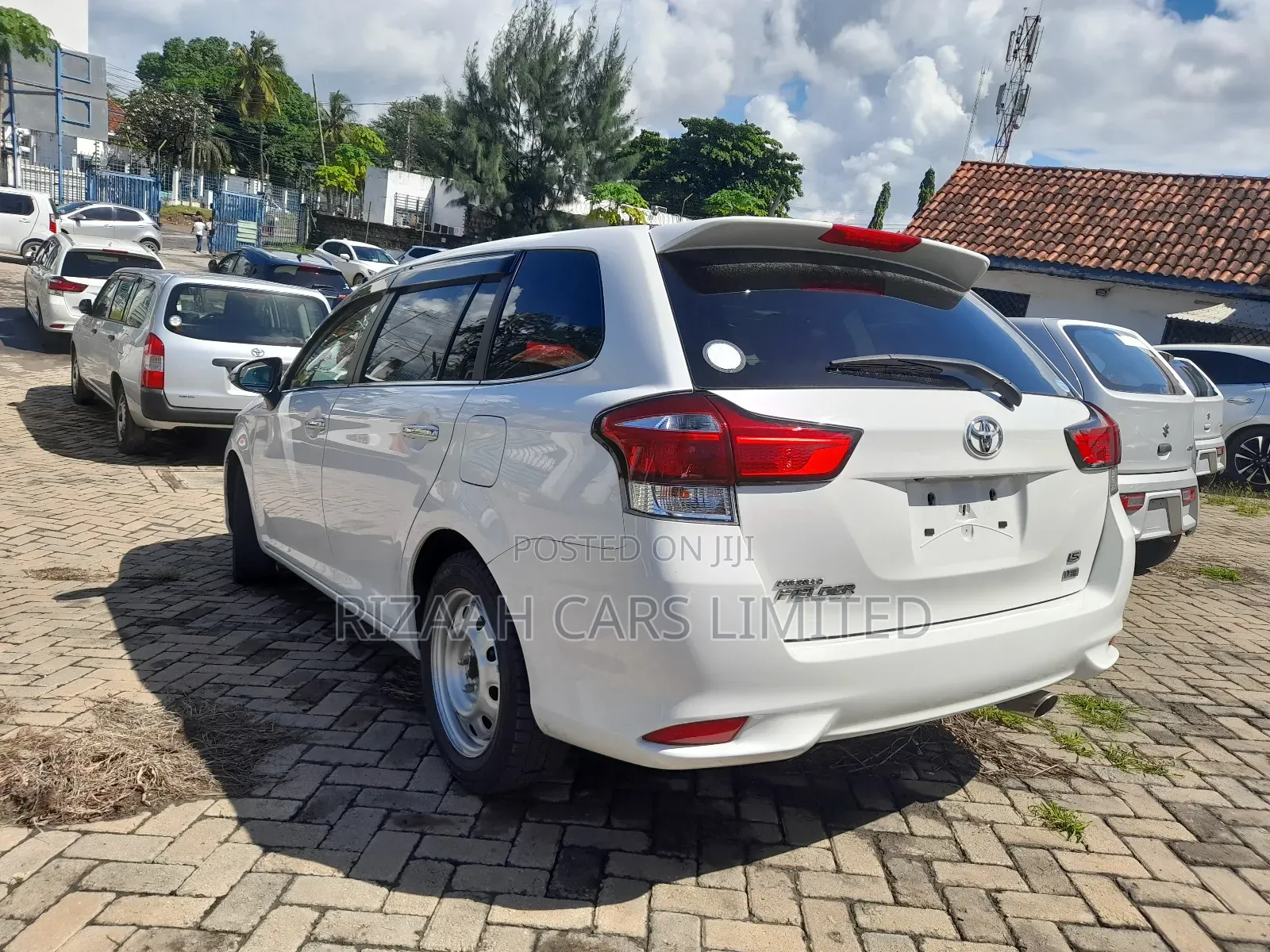 Toyota Corolla Fielder 2018 White