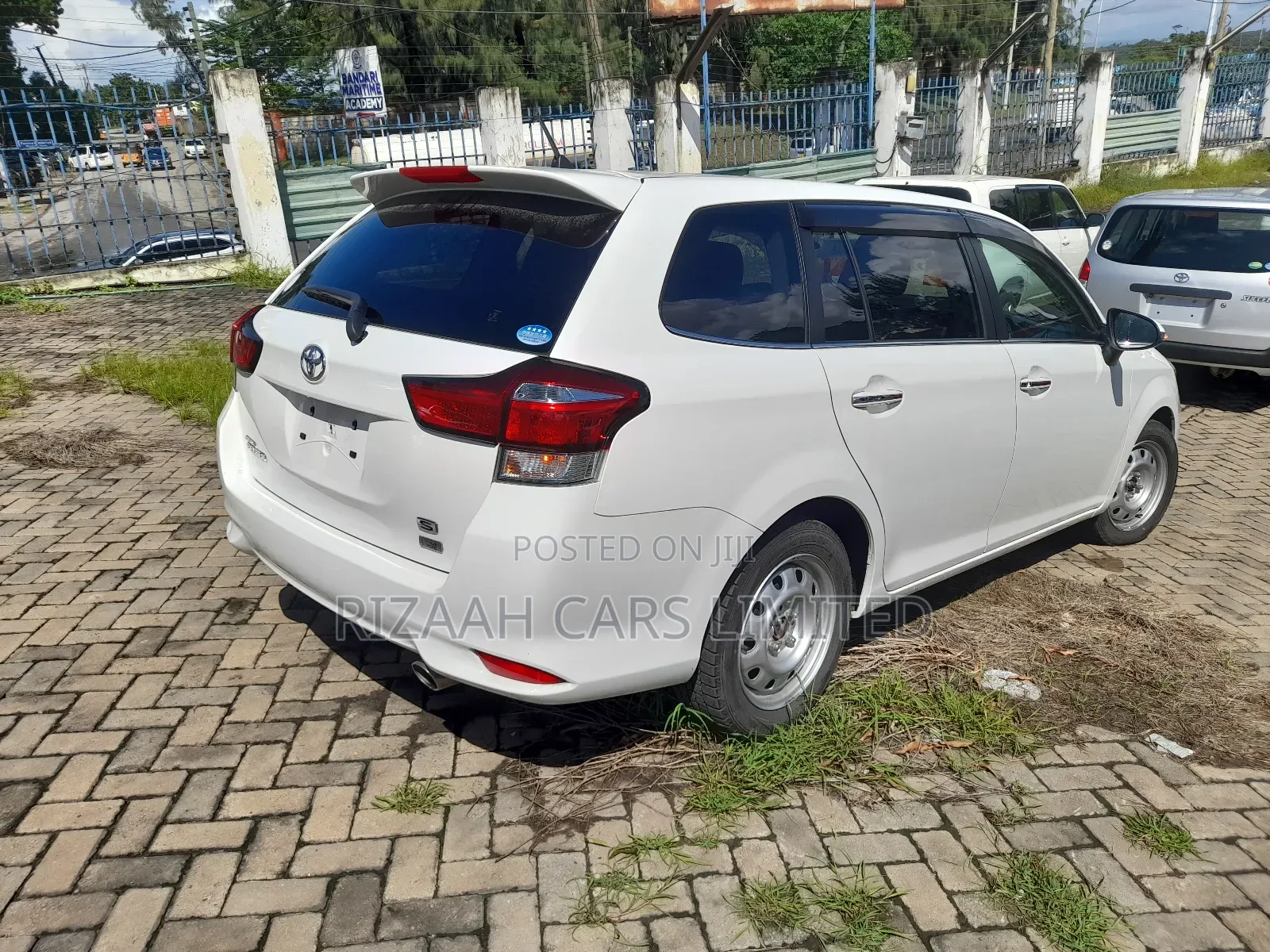 Toyota Corolla Fielder 2018 White