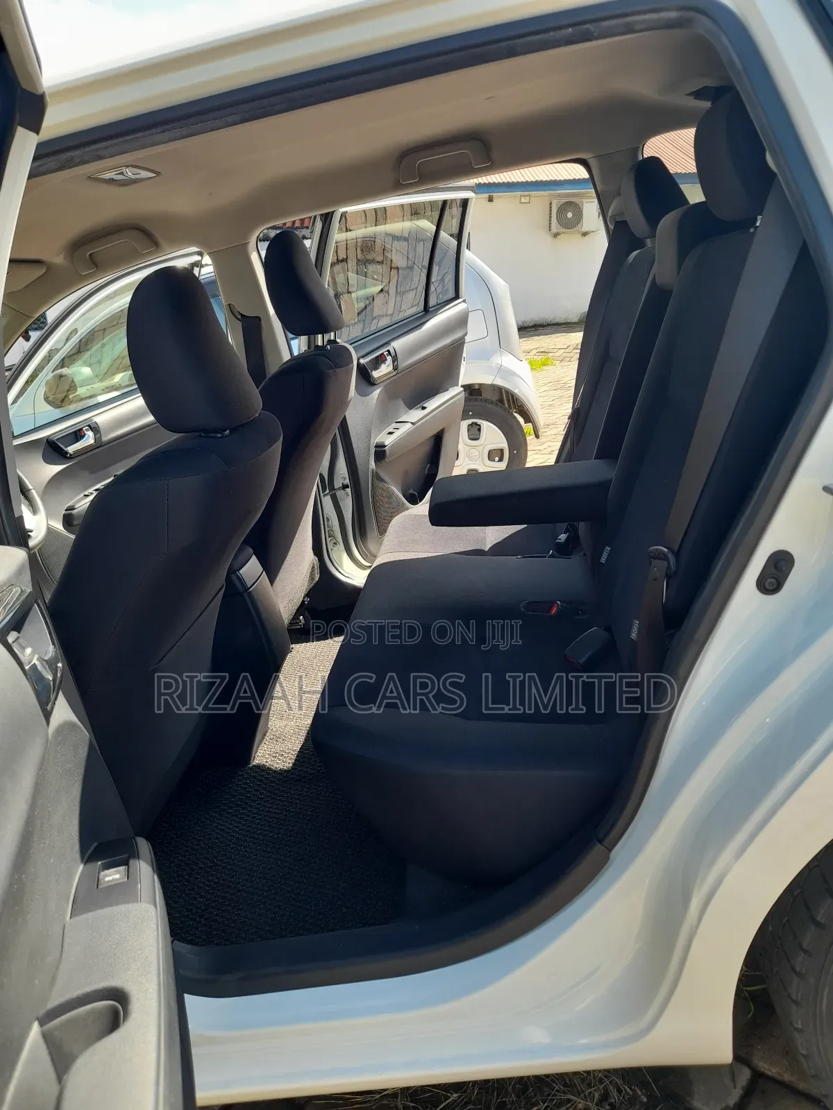 Toyota Corolla Fielder 2018 White