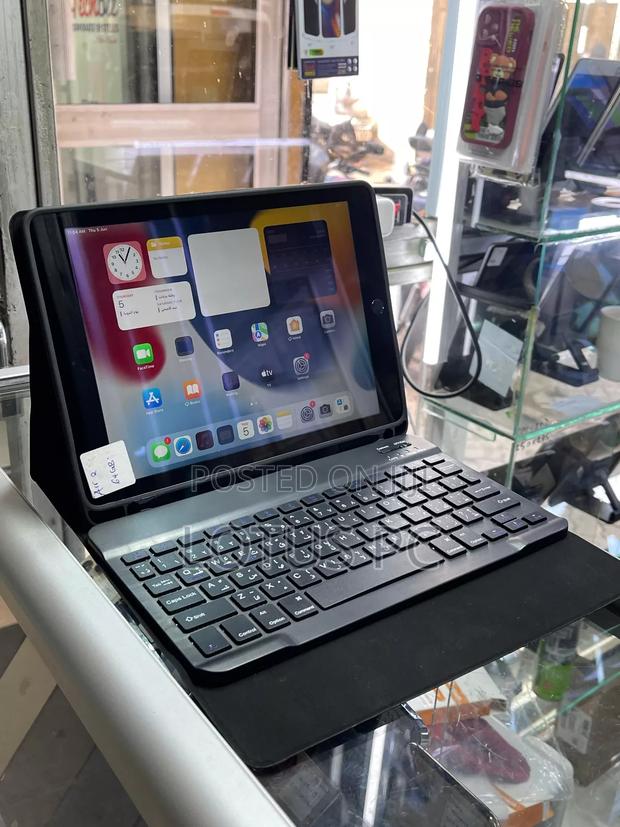 Apple iPad Air 2 128 GB Gray - main view