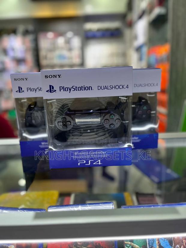 Ps4 Black Controller - main view