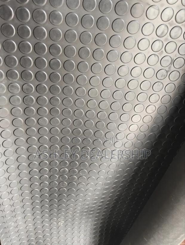 Studded Rubber Coin Mat