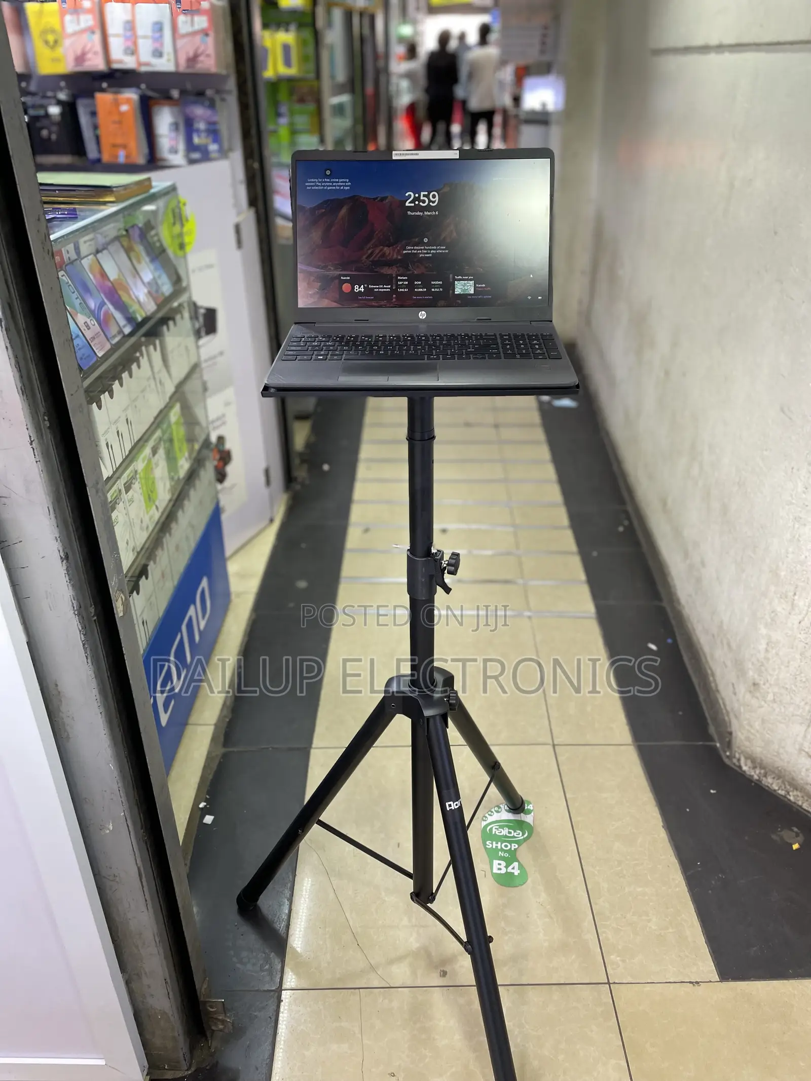 Adjustable Moveable Projector Tripod Stand