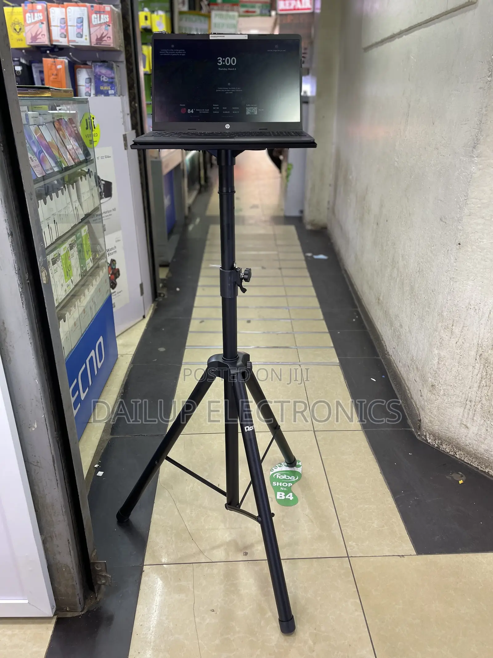 Adjustable Moveable Projector Tripod Stand
