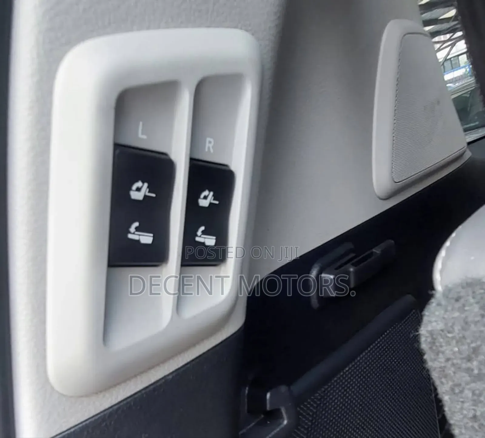 Toyota Land Cruiser Prado 2.8 2019 White