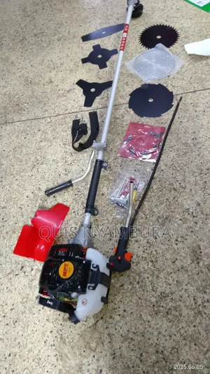 4 Stroke Grass Cutter Machine/Brush Cutter 8blade